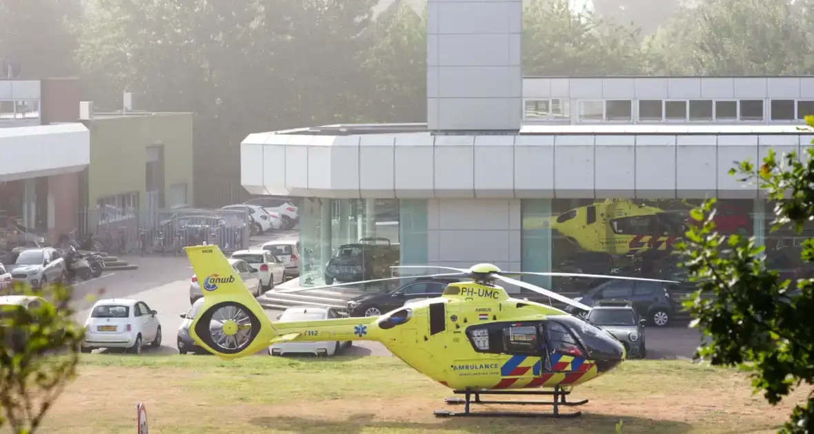 Traumahelikopter PH-UMC van Rotterdam The Hague Airport naar Delft op maandag 5 mei 2025 13:42