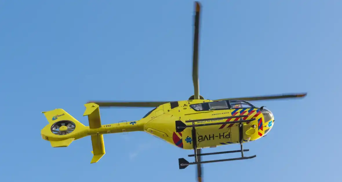 Traumahelikopter PH-HVB van Groningen Airport Eelde naar Groningen Airport Eelde op maandag 5 mei 2025 19:38